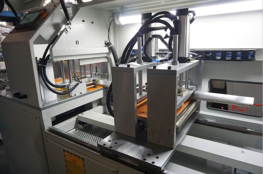 全自動鋁型材切割機(jī)DS-A450-2